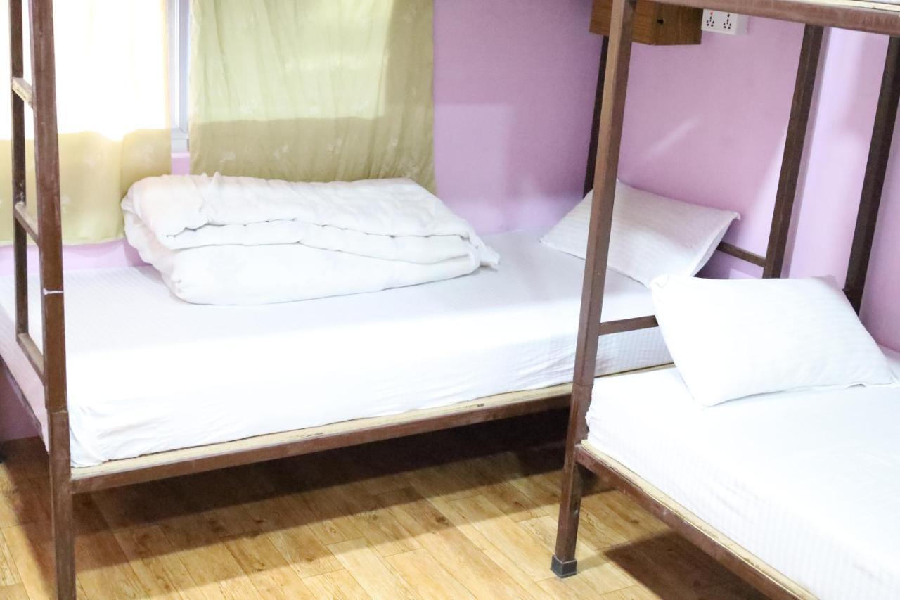 Margik Backpackers Hostel Pokhara Exterior foto